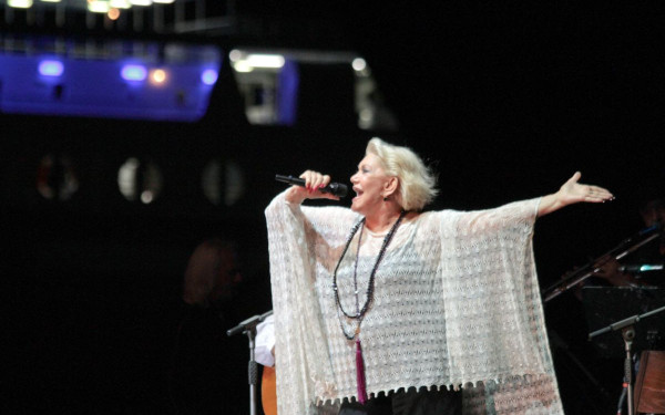 Νταλάρας, Μούσχουρη και Finos Films αποχαιρετούν τη Μαρινέλλα (βίντεο)