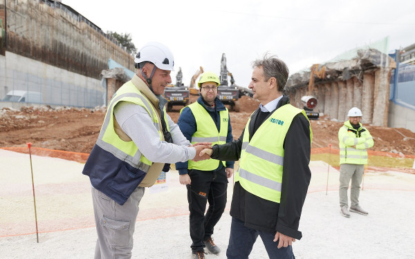 Επίσκεψη του πρωθυπουργού στο εργοτάξιο του Flyover - «Μιλάμε για μια διαφορετική Θεσσαλονίκη»