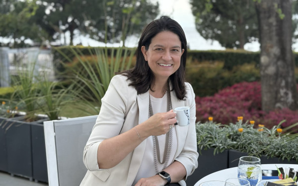 Πρωινός καφές με την υπουργό Εργασίας και Kοινωνικής Aσφάλισης Νίκη Κεραμέως (βίντεο)