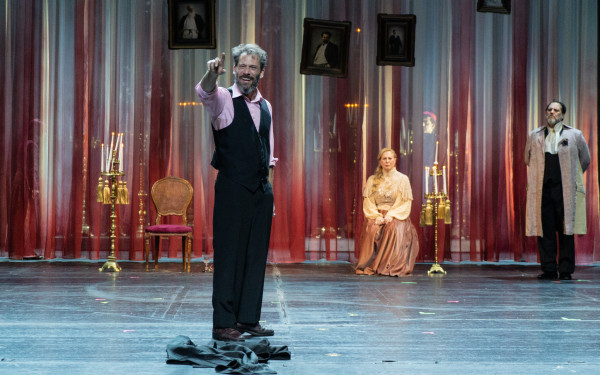 Ο Αντίνοος Αλμπάνης στη «ΜτΚ»: «Υπάρχουν οι πόλεμοι που φαίνονται και αυτοί που δεν βλέπουμε»