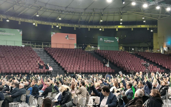 Το ΠΑΣΟΚ ενιαίο κόμμα και με τη… βούλα συνεδρίου