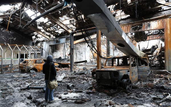 Ιράν: Νέες επιθέσεις από ΗΠΑ και Ισραήλ - «Αντίποινα» σε βιομηχανίες αλουμινίου στο Μπαχρέιν και στα ΗΑΕ (βίντεο)