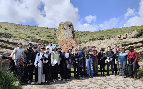 Μυτιλήνη: Φοιτητές από το Λονδίνο σε άσκηση πεδίου στο Απολιθωμένο Δάσος Λέσβου