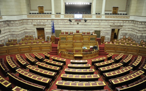 Στην Ολομέλεια προς ψήφιση το νομοσχέδιο Κ. Χατζηδάκη «για ένα κράτος πιο φιλικό στον πολίτη»