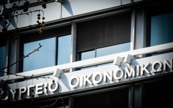 Νέα μέτρα στήριξης στον ορίζοντα - Οι «αντιπυρικές ζώνες» των επιδοτήσεων και το υγρό πυρ των ανατιμήσεων