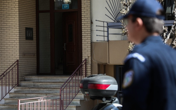 Αθήνα: Στον ανακριτή ο 54χρονος για τη διπλή τραγωδία στου Ζωγράφου - Τα αίτια θανάτου μητέρας-κόρης παραμένουν απροσδιόριστα