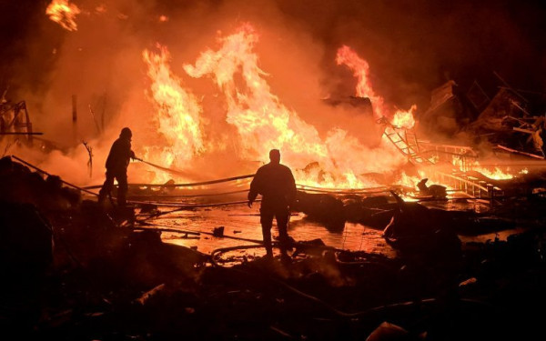 Μπαχρέιν: Υπό έλεγχο η πυρκαγιά που ξέσπασε σε πετροχημικές εγκαταστάσεις έπειτα από ιρανική επίθεση