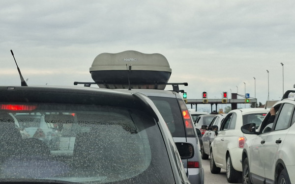 Θεσσαλονίκη: Σε εξέλιξη η επιστροφή των εκδρομέων - Μεγάλες ουρές στα Μάλγαρα