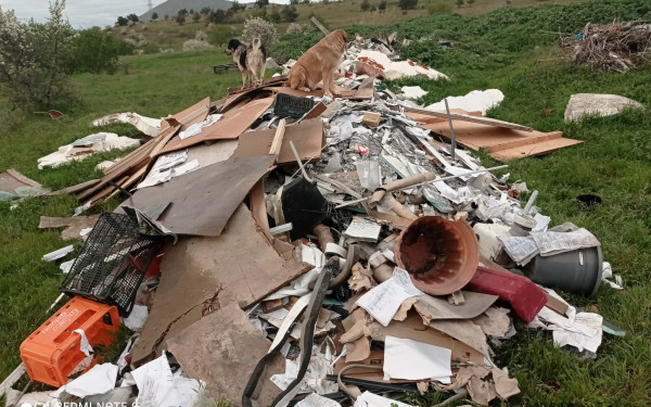 Ωραιόκαστρο: Καταγγελία της κοινότητας Δρυμού για ρύπανση από ογκώδη