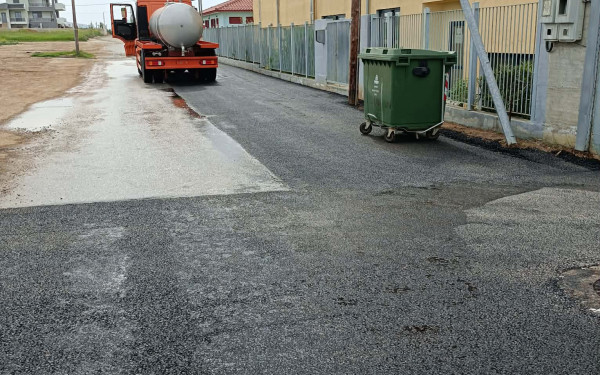 Δήμος Πολυγύρου: Τέλος σε πρόβλημα ετών για τον δρόμο μπροστά από το σχολείο Γερακινής - Καλυβών