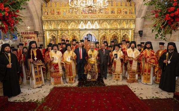 Πάσχα: Ο Εσπερινός της Αγάπης στον Ι. Καθεδρικό Ναό του Σύδνεϋ