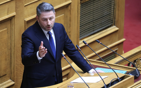 Τακτική αποδόμησης και μετωπικής σύγκρουσης από το ΠΑΣΟΚ