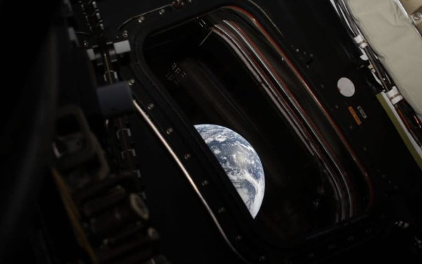 Artemis II: Οι αστροναύτες της αποστολής έσπασαν το ρεκόρ της απόστασης από τη Γη (βίντεο)