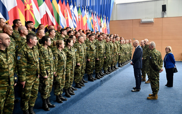 Δένδιας από Πρίστινα: Η Ελληνική Δύναμη Κοσσυφοπεδίου επιτρέπει να υπάρχει ασφάλεια, ειρήνη και σταθερότητα