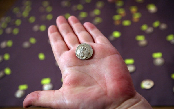Ιστορική ανακάλυψη στο Βερολίνο: 13χρονος βρήκε σπάνιο ελληνικό νόμισμα 2.300 ετών