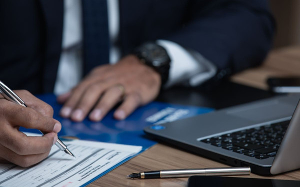 Γράφεται ο νέος νόμος για το εταιρικό δίκαιο - Θα προβλέπονται Κοινότητες Ανανεώσιμης Ενέργειας