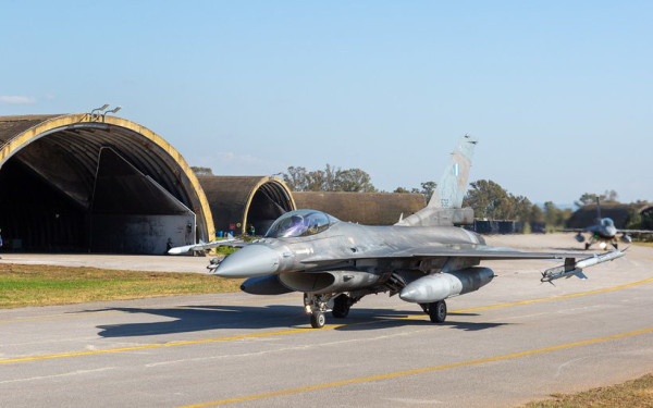 Ορόσημο για την Πολεμική Αεροπορία: Παρελήφθη το 50ό F-16 Viper