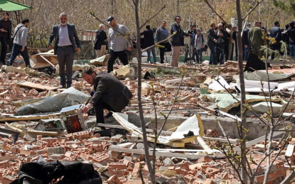 Ισραηλινά πυρά κατέστρεψαν ολοσχερώς συναγωγή στην Τεχεράνη (βίντεο)