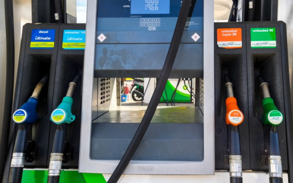 Καύσιμα: «Καμπανάκι» για νέο ανοδικό ράλι στις τιμές στο τέλος της εβδομάδας - «Εξαφανίστηκε» σε ένα γέμισμα  το Fuel Pass (βίντεο)