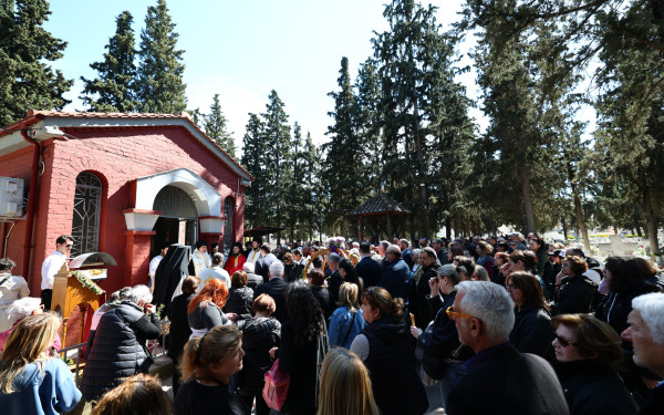 Καλαμαριά: Περιφορά του Επιταφίου στον Κοιμητηριακό Ναό Αγίου Λαζάρου