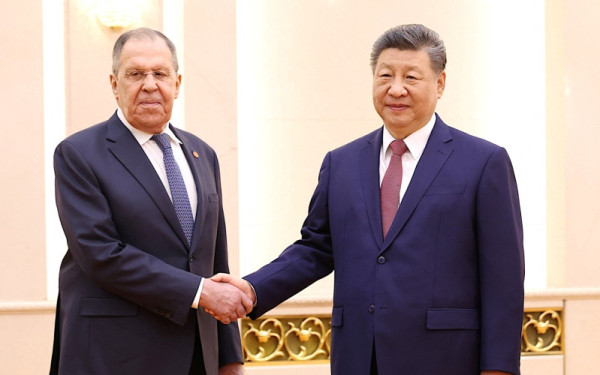 Στο Πεκίνο ο Λαβρόφ: Η Ρωσία έτοιμη να «ισοσκελίσει» το ενεργειακό έλλειμμα της Κίνας