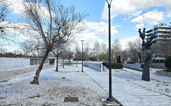 Θεσσαλονίκη: Νέος φωτισμός Led μεταμορφώνει τους Κήπους της Νέας Παραλίας