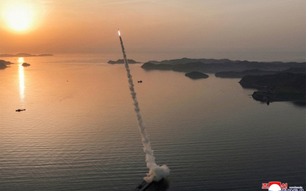 Η Βόρεια Κορέα εκτόξευσε πέντε βαλλιστικούς πυραύλους