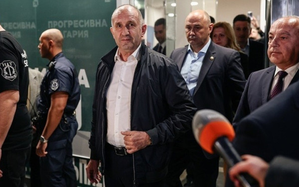 Βουλευτικές εκλογές στη Βουλγαρία: Ο «φιλορώσος» Ράντεφ αναλαμβάνει τα ηνία με ισχυρή αυτοδυναμία