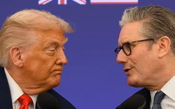 Μεσανατολικό: Τηλεφωνική επικοινωνία Τράμπ - Στάρμερ