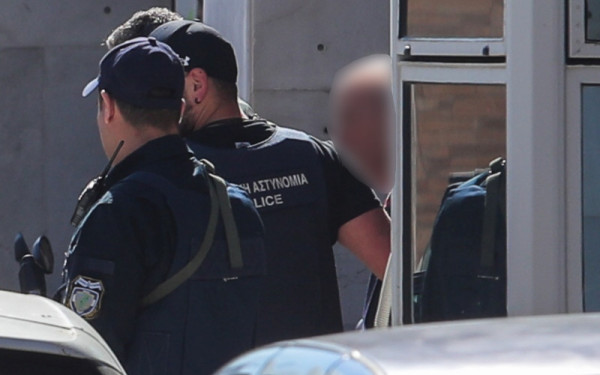 Καταβεβλημένος ο 89χρονος που άνοιξε πυρ σε ΕΦΚΑ και Εφετείο – «Έκανα το χρέος μου», δηλώνει και ζητά να παραμείνει υπό κράτηση