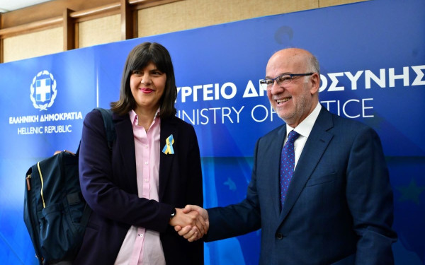Η Λάουρα Κοβέσι στην Αθήνα: Ραντεβού με Φλωρίδη και «έλεγχος προόδου» για κρίσιμες υποθέσεις - Σειρά συναντήσεων με υπουργούς