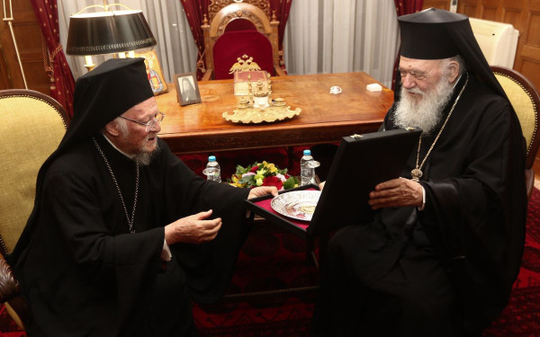 Επιστρέφει για Λειτουργία στην Καππαδοκία ο Βαρθολομαίος μετά από 6 χρόνια - Σε θερμό κλίμα η συνάντησή του με τον Ιερώνυμο (βίντεο)