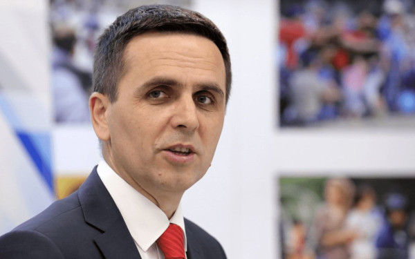 Βόρεια Μακεδονία: Συγχωνεύθηκαν τα 5 αλβανικά κόμματα που συγκροτούν τον συνασπισμό της συγκυβέρνησης - Ποιοι εκλέχθηκαν συμπρόεδροι
