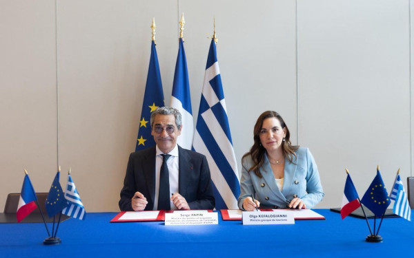 Υπογραφή διμερούς συμφωνίας Ελλάδας-Γαλλίας για τον τουρισμό - Τι προβλέπει
