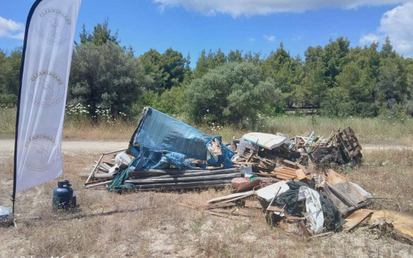 Χαλκιδική: Έριξαν ξανά μπάζα στην Άθυτο - Τρία πρόστιμα για ογκώδη