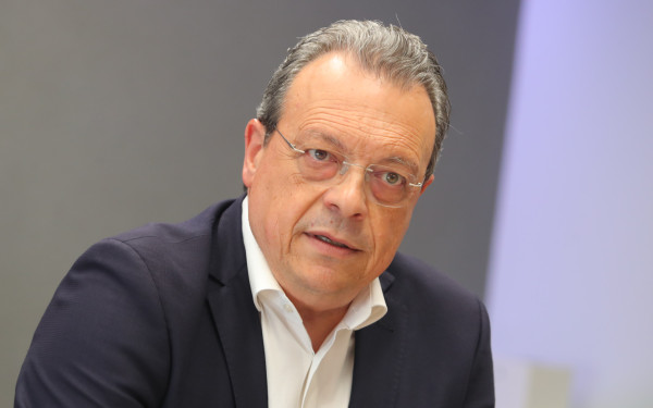 Τα μεγάλα λάθη του Σωκ. Φάμελλου και οι δύο επιλογές που του απέμειναν. Του Νίκου Ηλιάδη