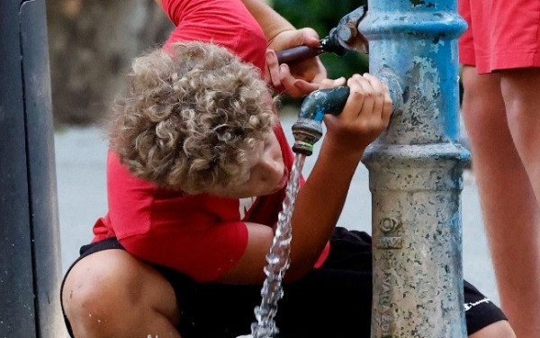 Ξεπέρασε τους 35 βαθμούς Κελσίου το θερμόμετρο σε διάφορες χώρες της Ευρώπης - Στο κόκκινο σήμερα η Ιταλία