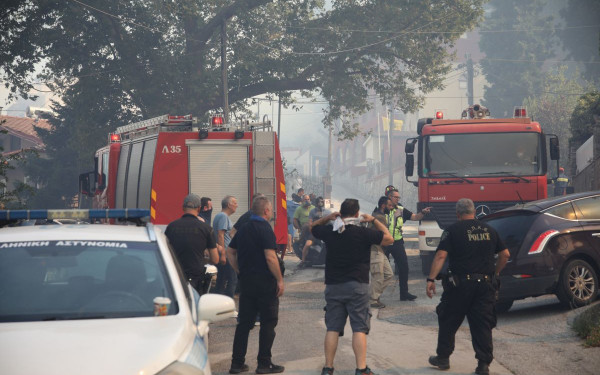 Πυρκαγιά στο Δερβένι και στη Λητή: Βελτιωμένη η εικόνα στο μέτωπο - Αισιοδοξία για πλήρη κατάσβεση μέχρι το βράδυ (βίντεο)