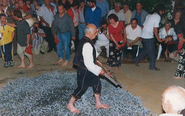 Ξεκινούν αύριο τα Αναστενάρια στον Λαγκαδά (video)