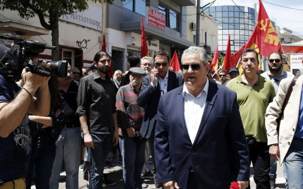 Το περίπτερο του ΚΚΕ στο Περιστέρι επισκέφθηκε ο Δ. Κουτσούμπας