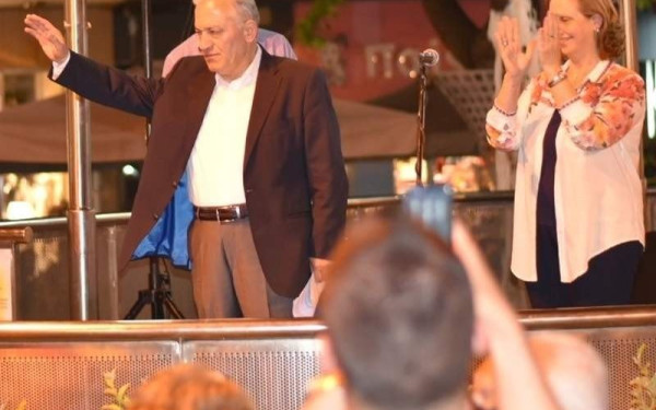 Σαρωτική νίκη για το Λάζαρο Κυρίζογλου από την πρώτη Κυριακή