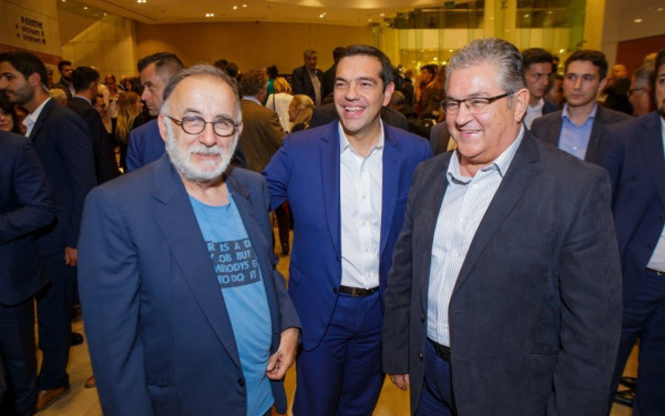 Ο Θάνος Μικρούτσικος στην τελευταία τιμητική θέση του Επικρατείας του ΚΚΕ