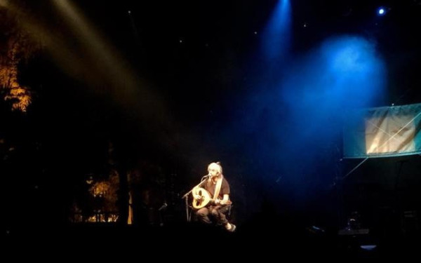 Ο Γιάννης Χαρούλης μας συνεπήρε σε ένα  νοητό μουσικό ταξίδι 