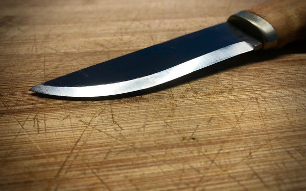 Ηράκλειο: Άνδρας απειλούσε με κουζινομάχαιρο ιερείς - Αναζητείται απ' τις αρχές