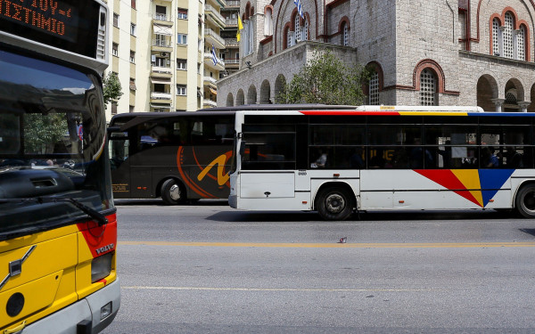 Τραυματισμός επιβάτη σε λεωφορείο του ΟΑΣΘ από απότομο φρενάρισμα