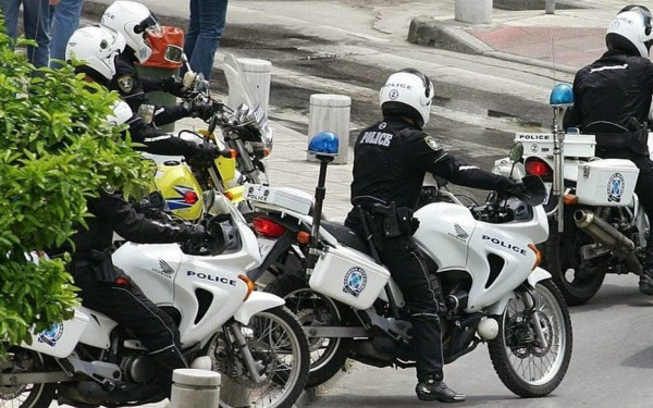 Νέα Σμύρνη: Τέσσερις ληστές εισέβαλαν με μαχαίρια στο σπίτι τους!