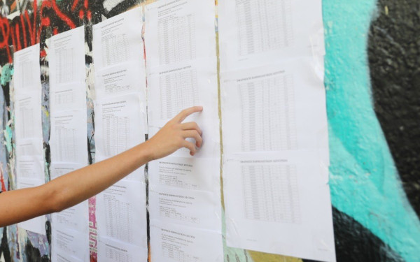 Ανακοινώθηκαν οι βαθμολογίες των πανελλαδικών εξετάσεων