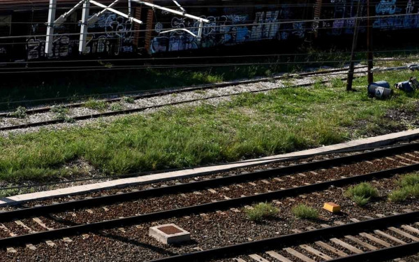 Συναγερμός στο Βόλο: Μοτοσυκλέτα συγκρούστηκε με τρένο - Παραβίασε την προστατευτική μπάρα