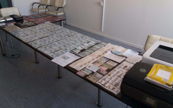 Συνελήφθησαν 2 άτομα που διακινούσαν πλαστά διαβατήρια