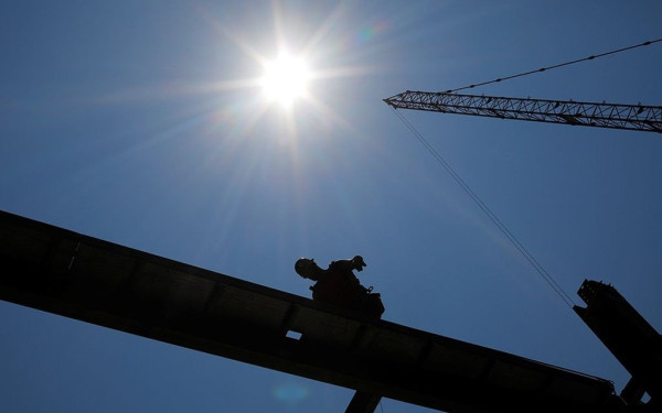 Παρατείνεται η καλοκαιρία στη Μεσόγειο - Πώς σχετίζεται το φαινόμενο με την πρωτοφανή ψυχρή εισβολή στις ΗΠΑ